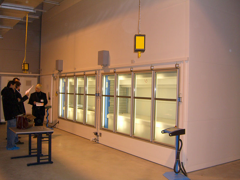 Glasentnahmetüren mit Luftschleieranlage